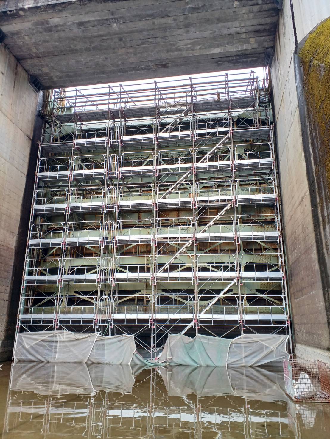 ○○発電所水門修繕工事【仮設工事】