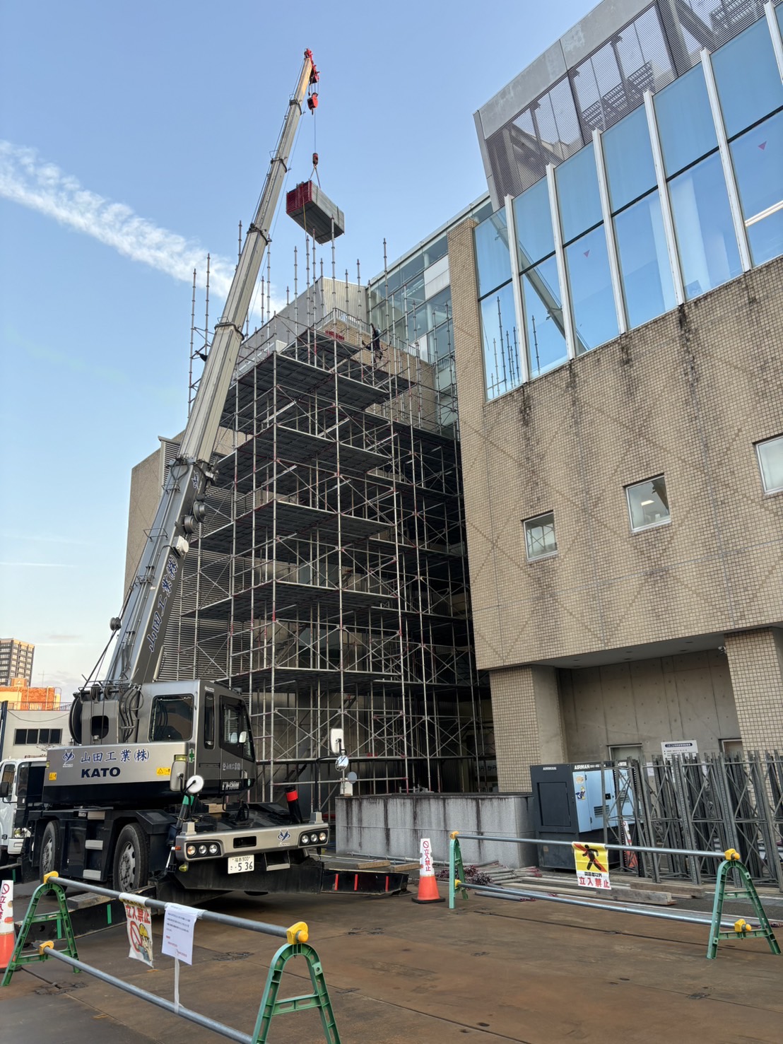 ○○○○館屋根等改修工事【仮設工事】