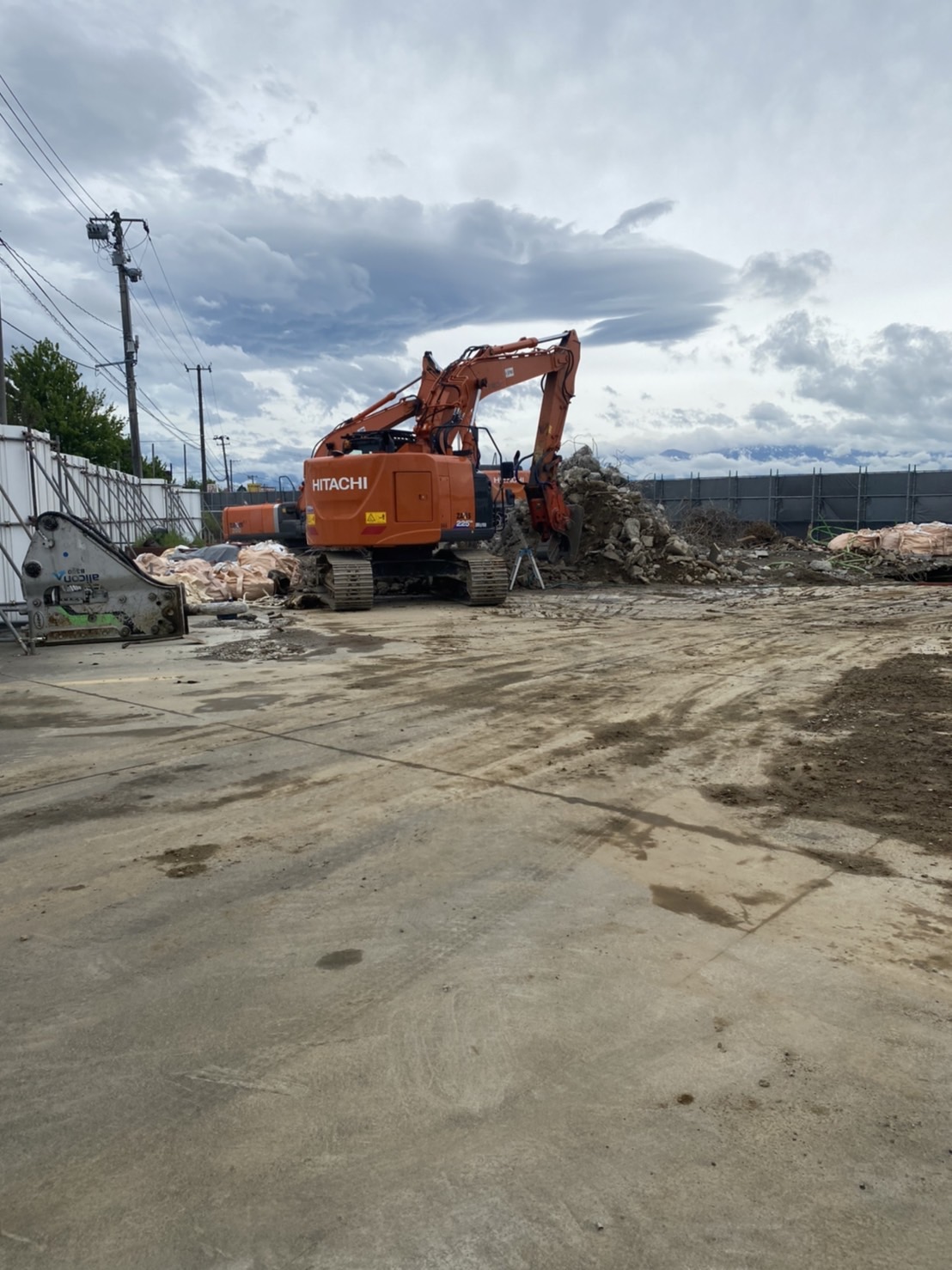 旧○○石油スタンド解体工事【解体・仮設工事】