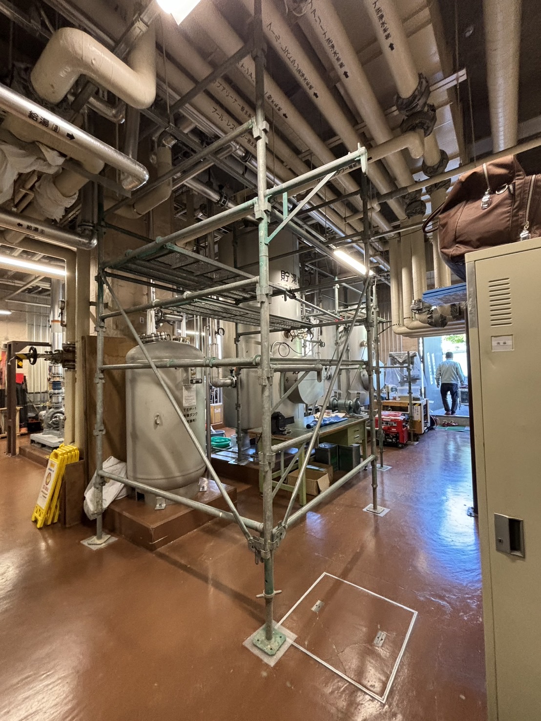 ○○○○総合体育館内部配管工事【仮設足場工事】