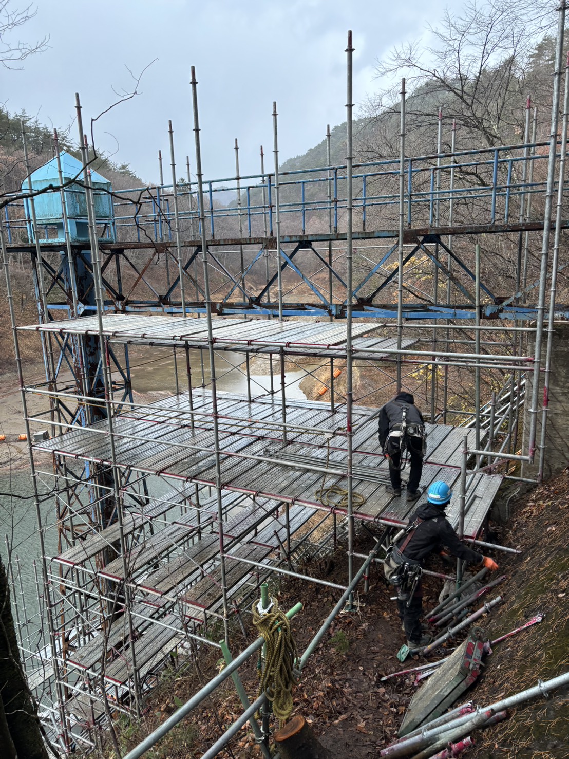 ○○○ダム測水塔撤去工事【仮設工事】