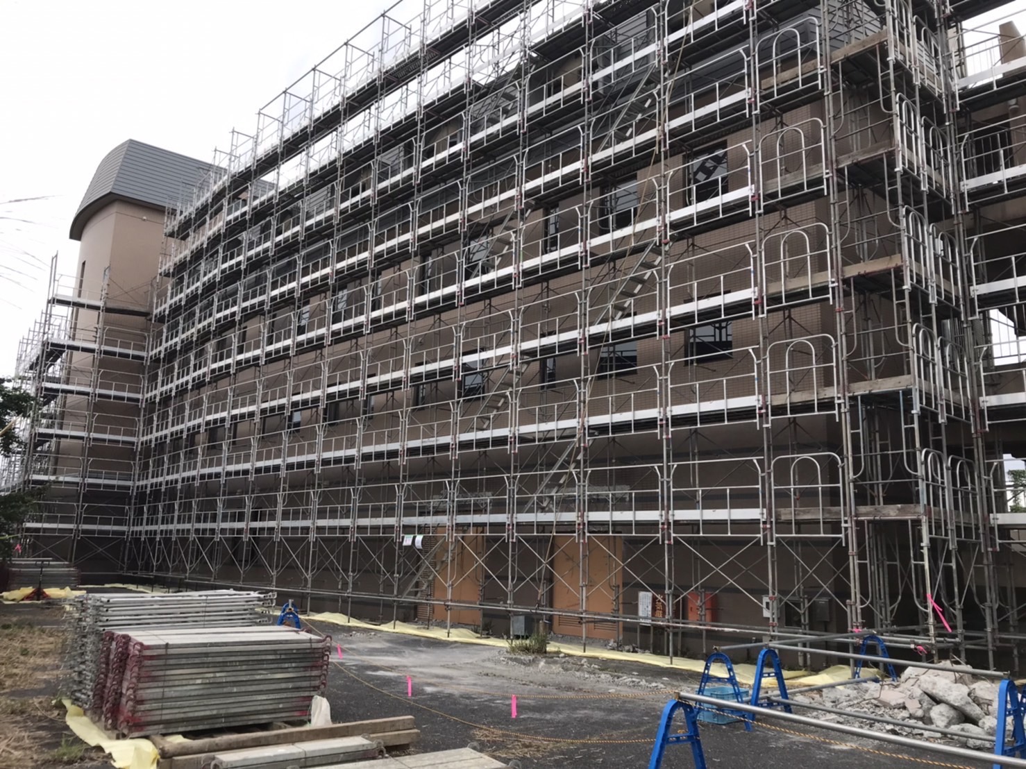 某ステーションホテル解体工事【仮設工事】