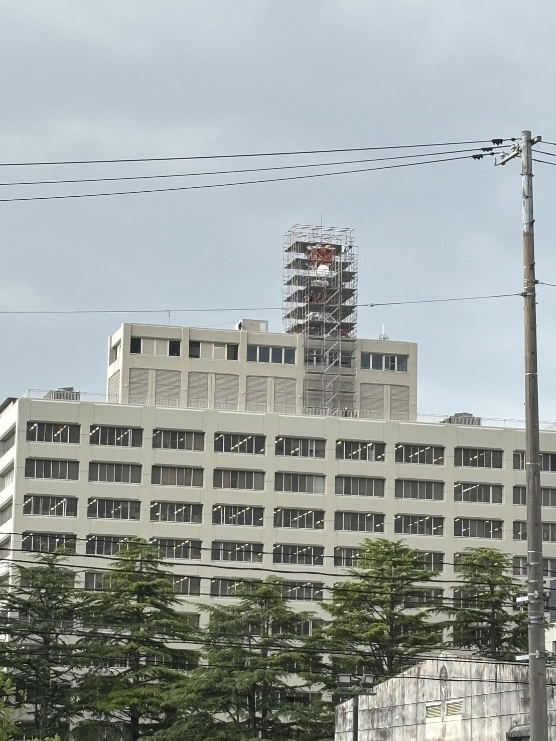 ○○県庁西庁舎鉄塔塗装工事【仮設工事】