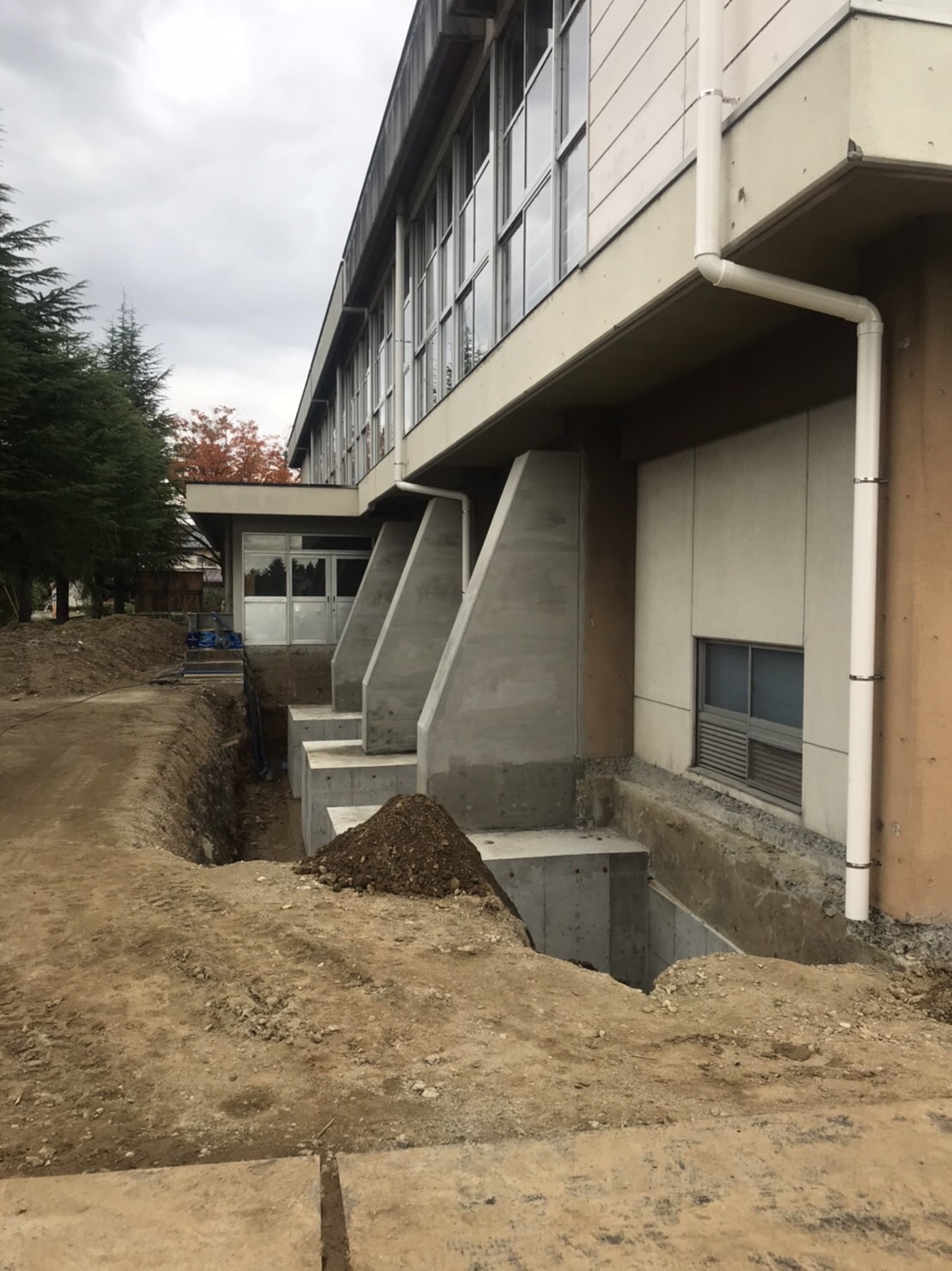 市内某学校体育館耐震補強工事【仮設工事】